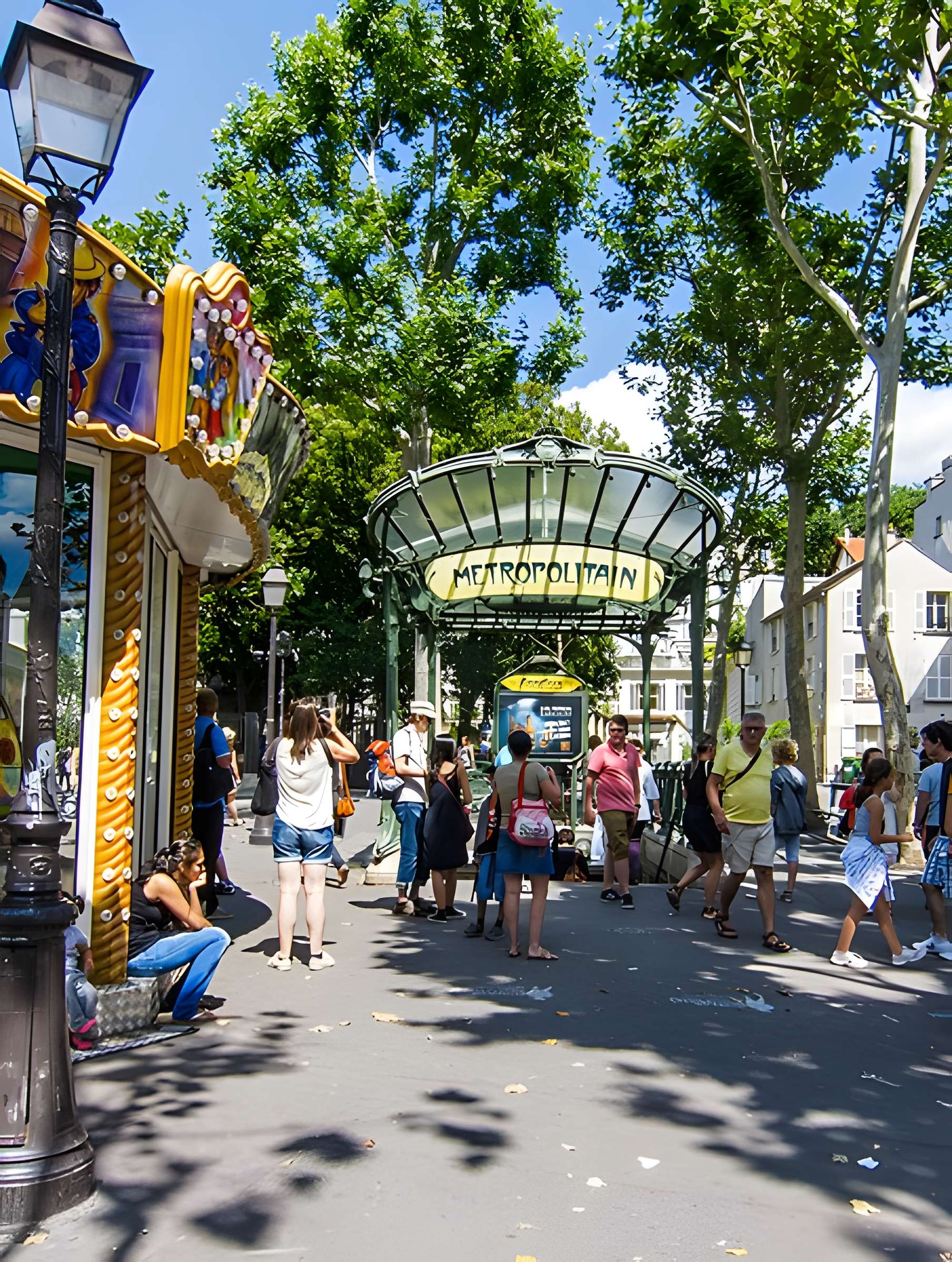 Édicule Guimard de la station Place de Clichy - Paris 18ème