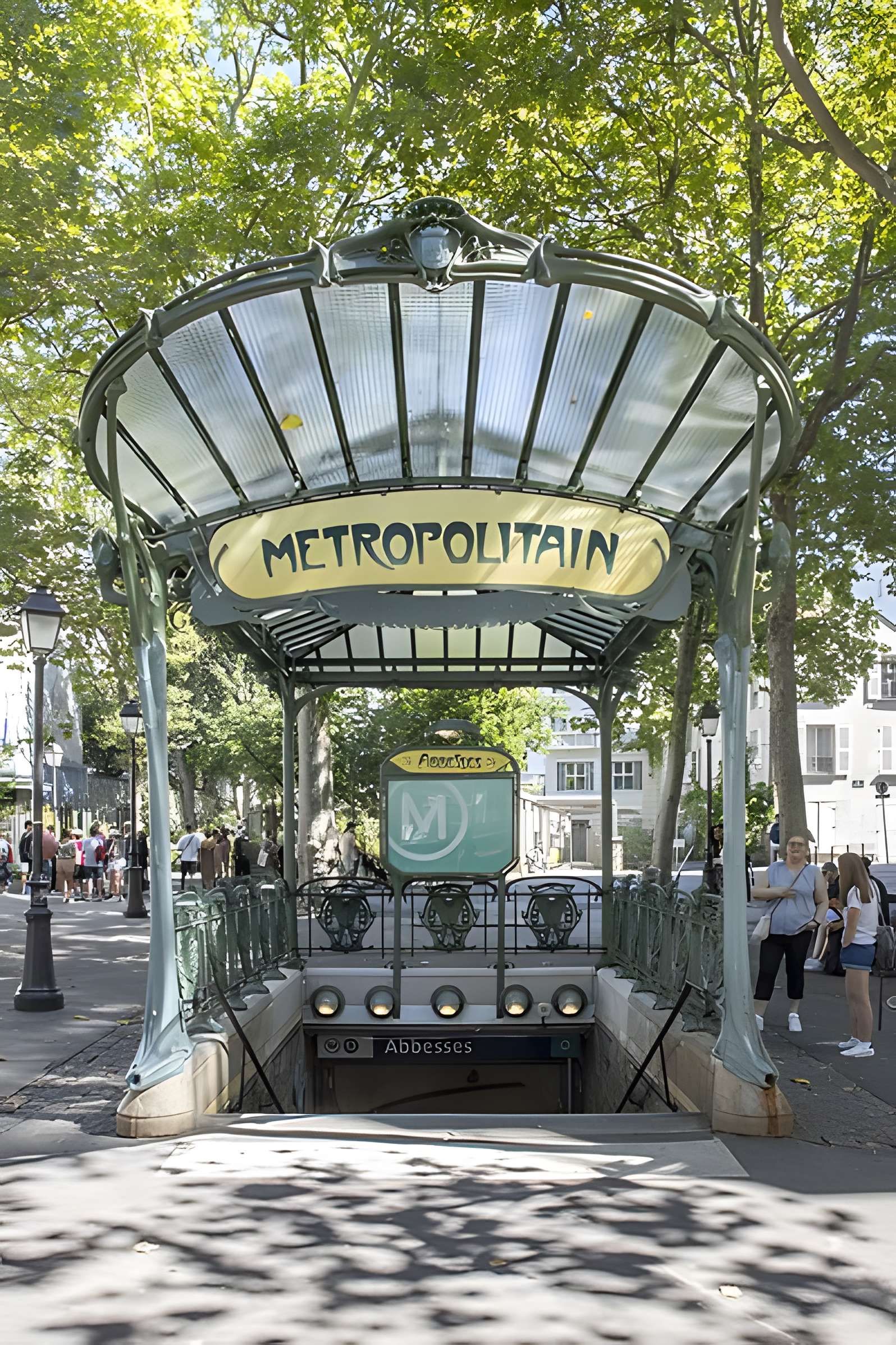 Édicule Guimard de la station Place de Clichy - Paris 18ème