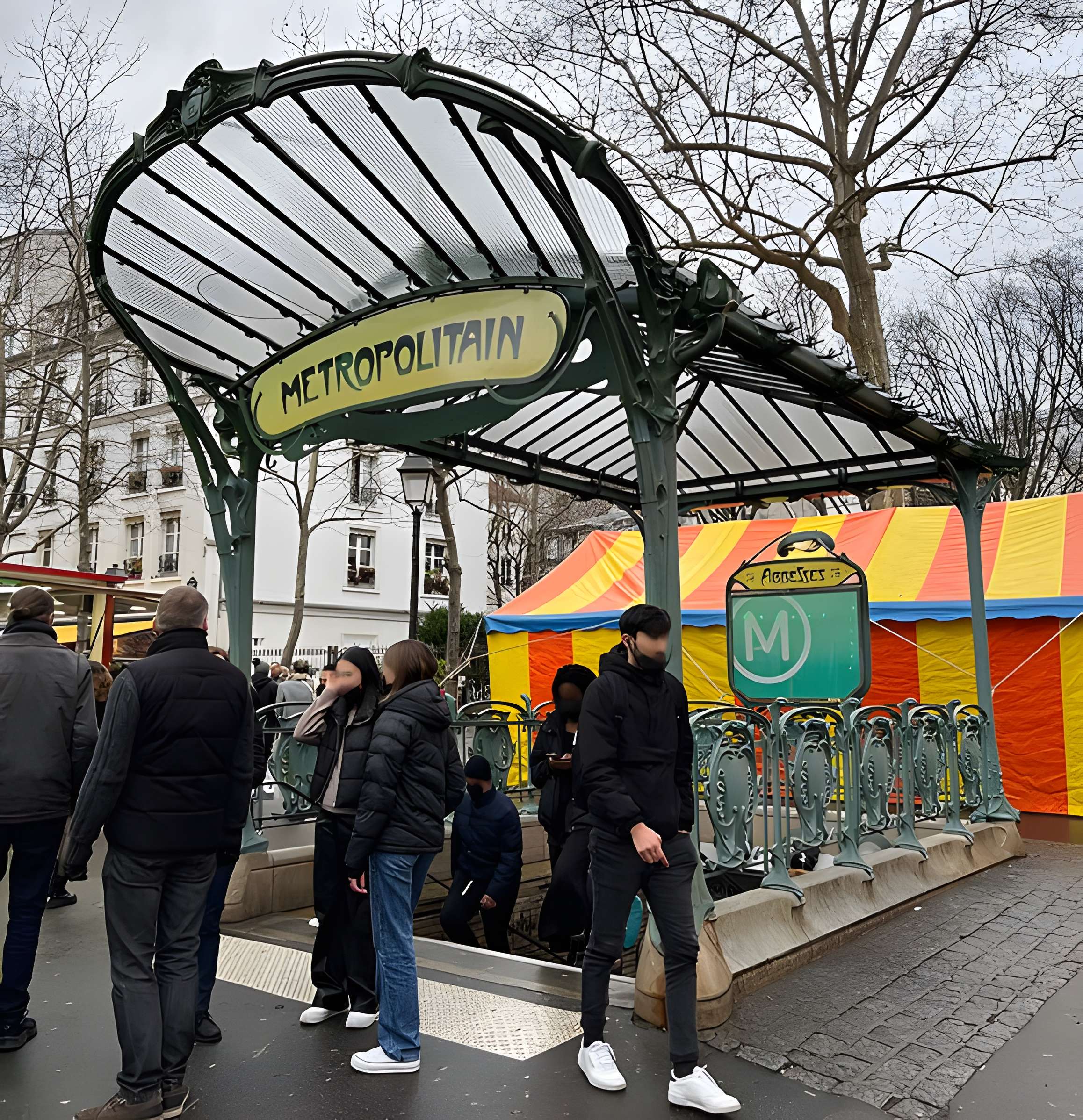 Édicule Guimard de la station Place de Clichy - Paris 18ème