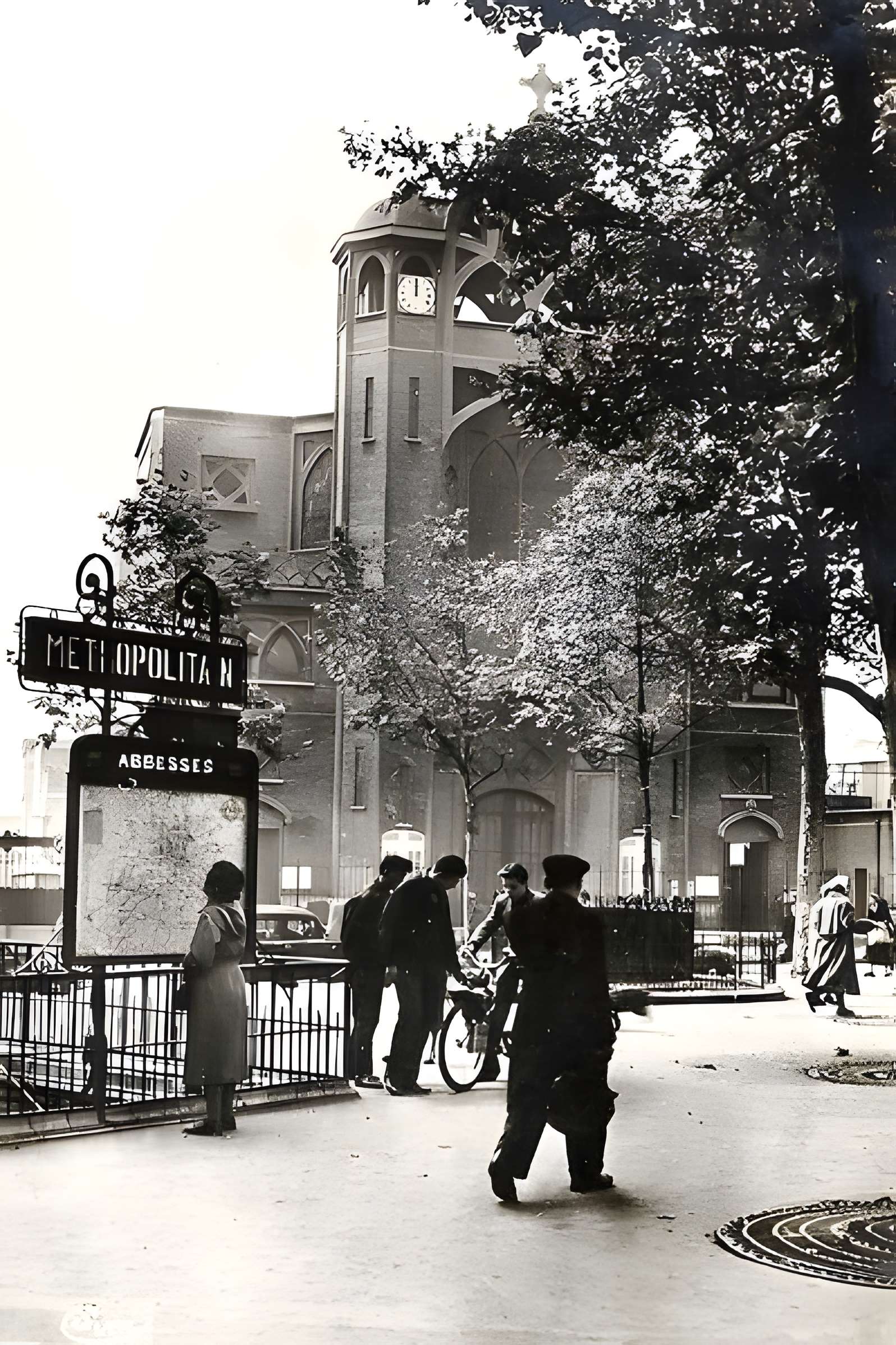 Édicule Guimard de la station Place de Clichy - Paris 18ème