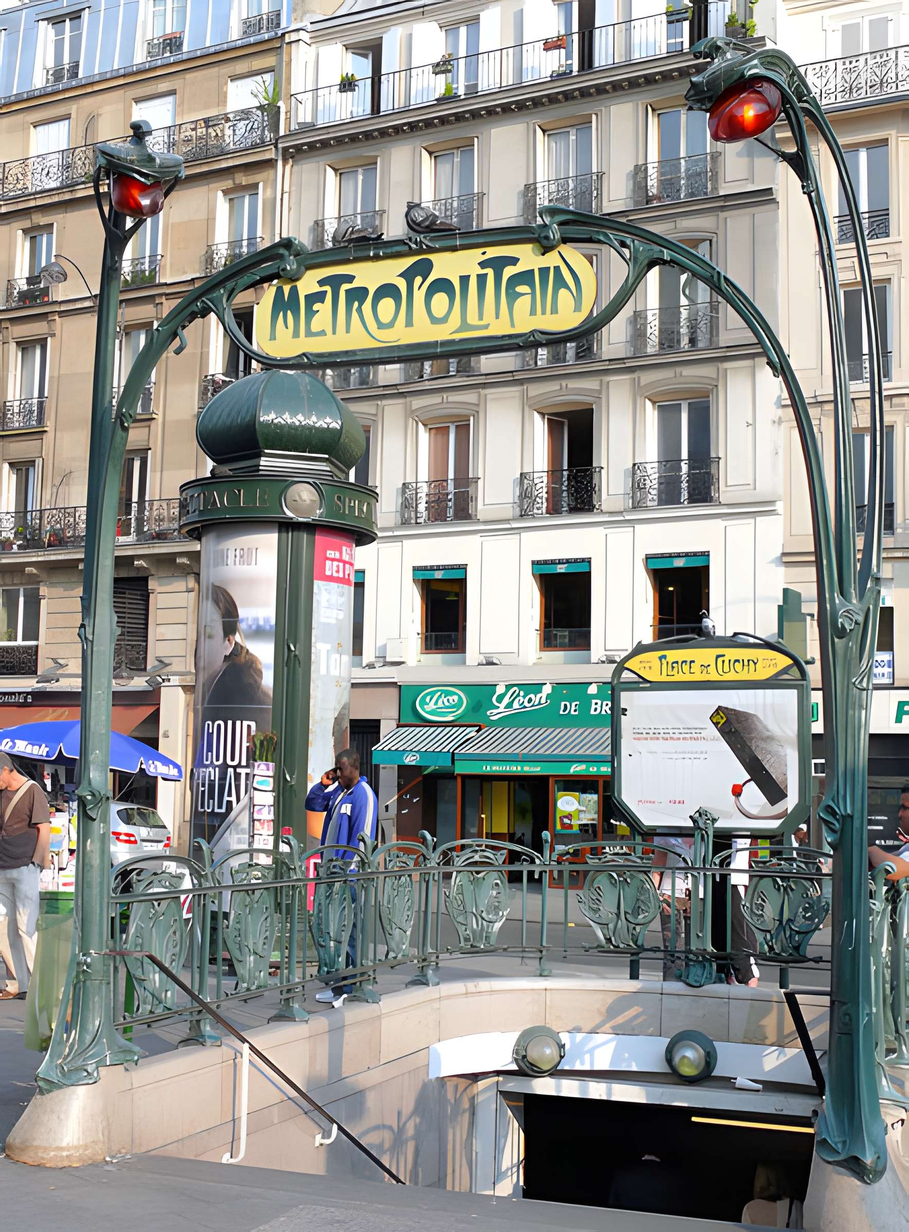 Édicule Guimard de la station Place de Clichy - Paris 18ème