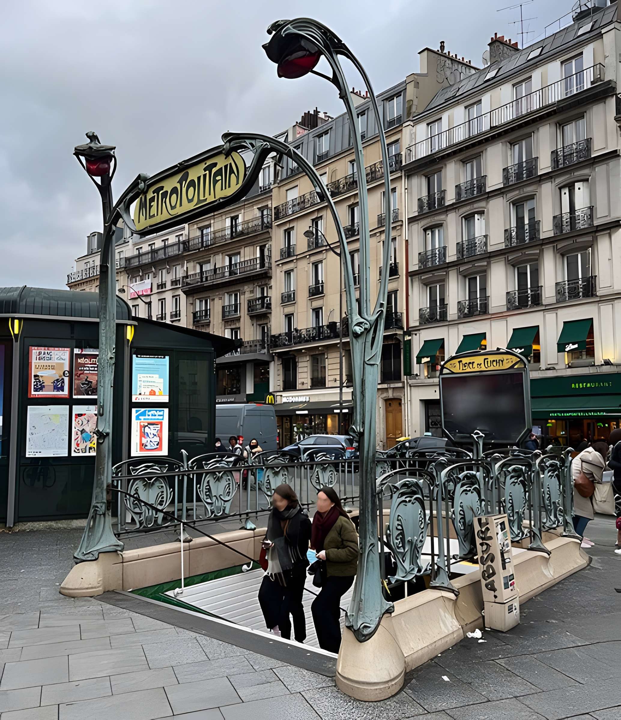 Édicule Guimard de la station Place de Clichy - Paris 18ème