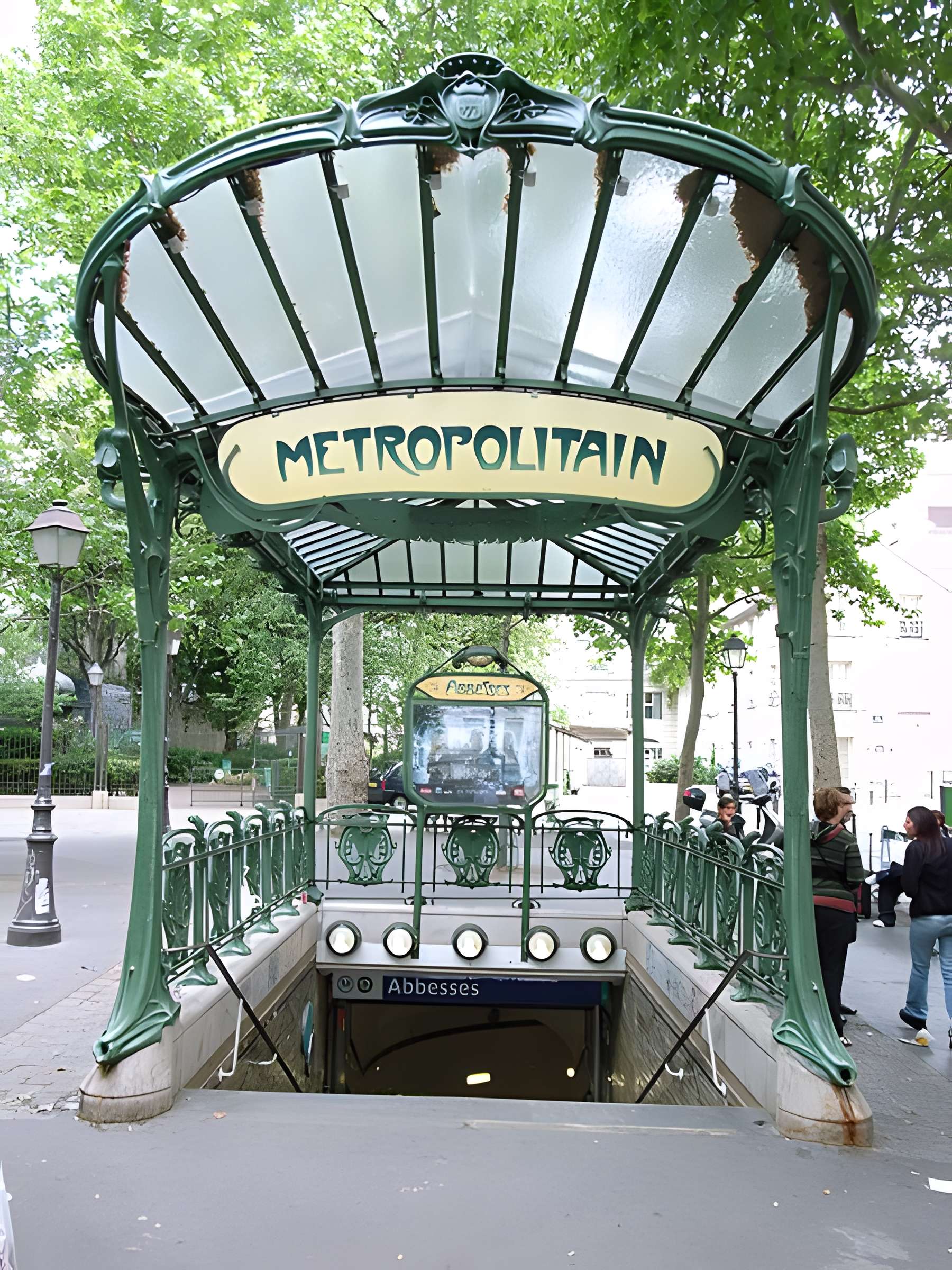 Édicule Guimard de la station Place de Clichy - Paris 18ème