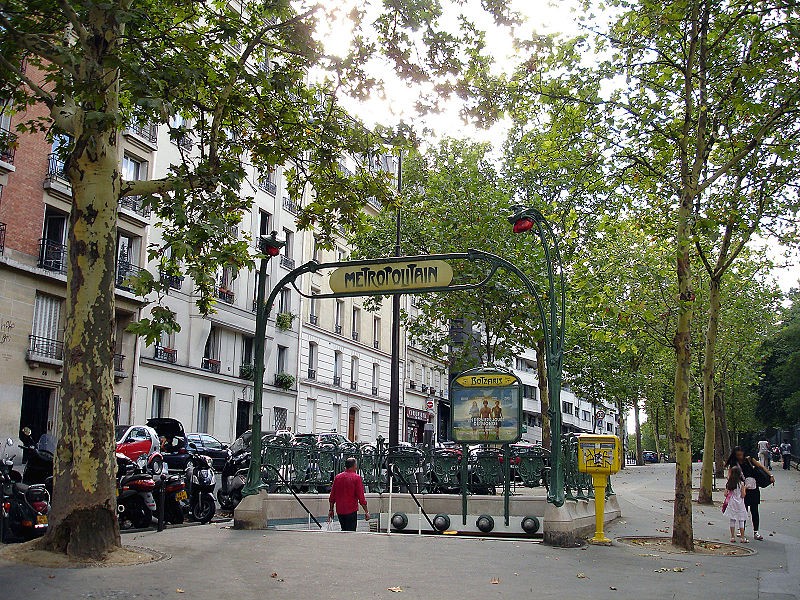 Photo de Édicule Guimard de la station Botzaris - Paris 19ème