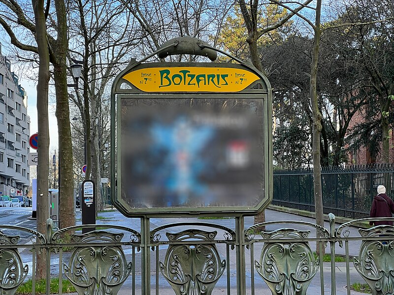 Édicule Guimard de la station Botzaris - Paris 19ème