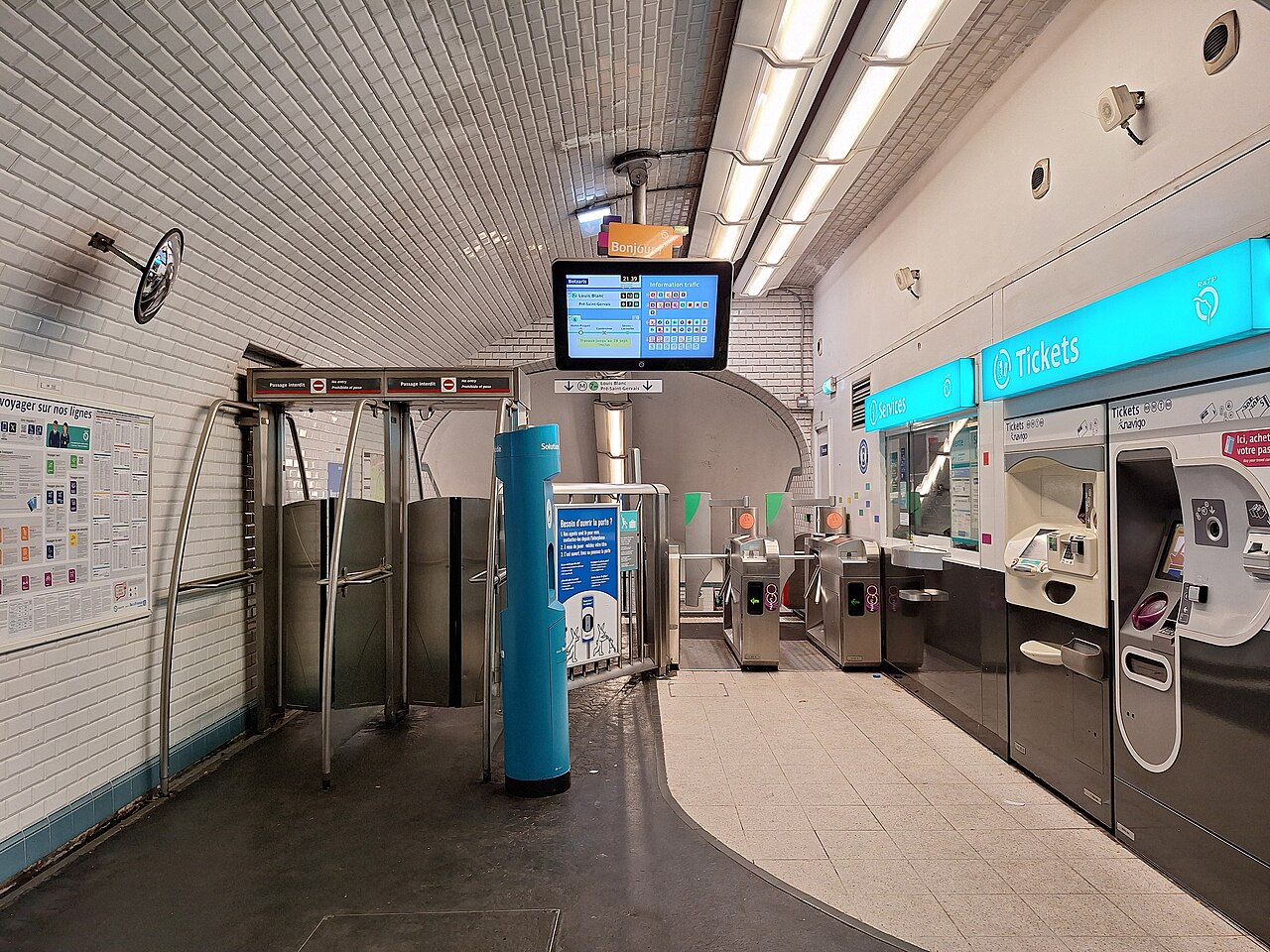 Édicule Guimard de la station Botzaris - Paris 19ème