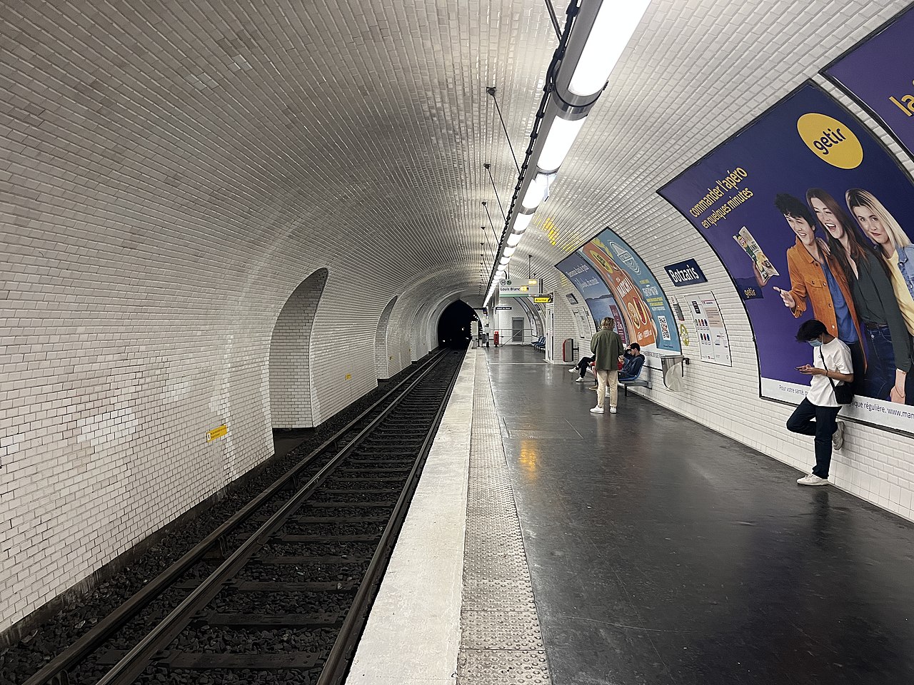 Édicule Guimard de la station Botzaris - Paris 19ème