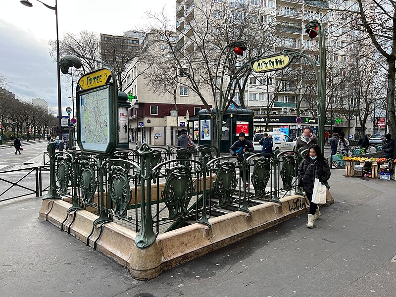 Édicule Guimard de la station Crimée - Paris 19ème
