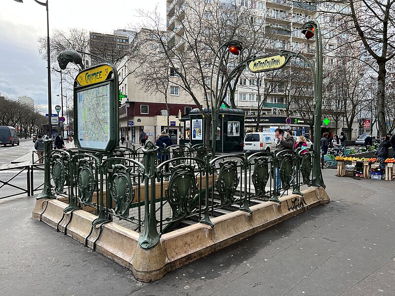Édicule Guimard de la station Crimée - Paris 19ème