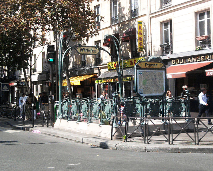 Édicule Guimard de la station Crimée - Paris 19ème