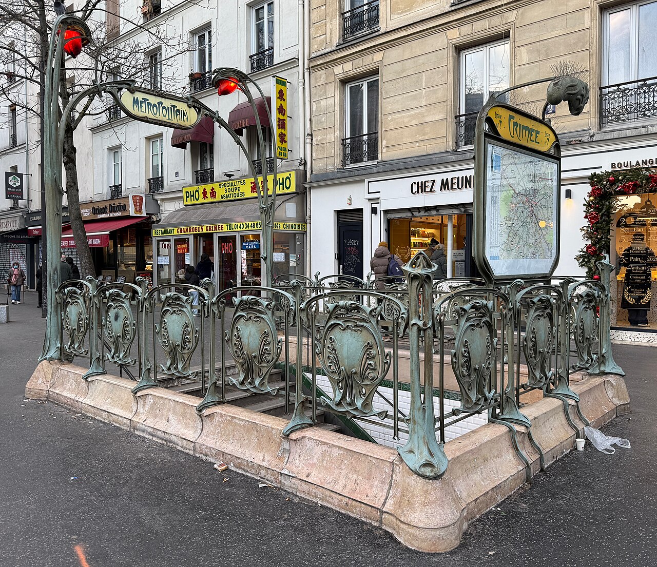 Édicule Guimard de la station Crimée - Paris 19ème
