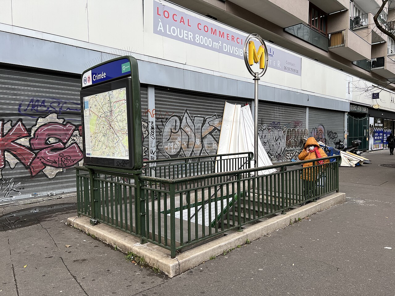 Édicule Guimard de la station Crimée - Paris 19ème