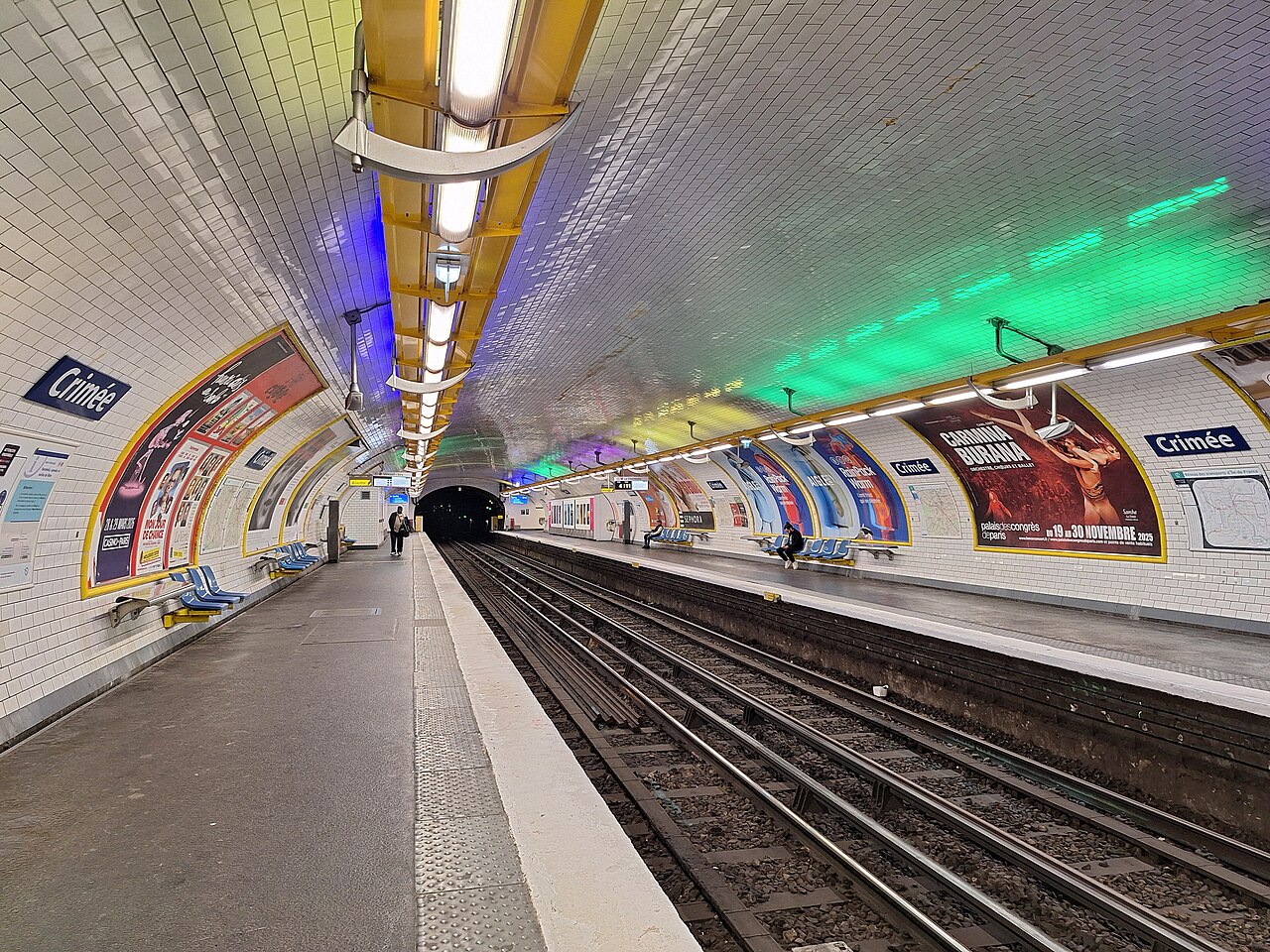 Édicule Guimard de la station Crimée - Paris 19ème