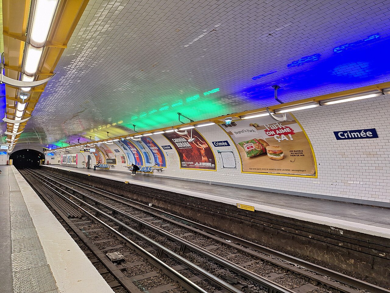 Édicule Guimard de la station Crimée - Paris 19ème