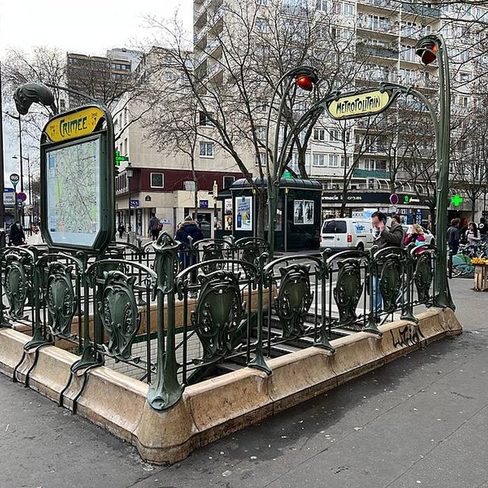 Photo de Édicule Guimard de la station Crimée - Paris 19ème