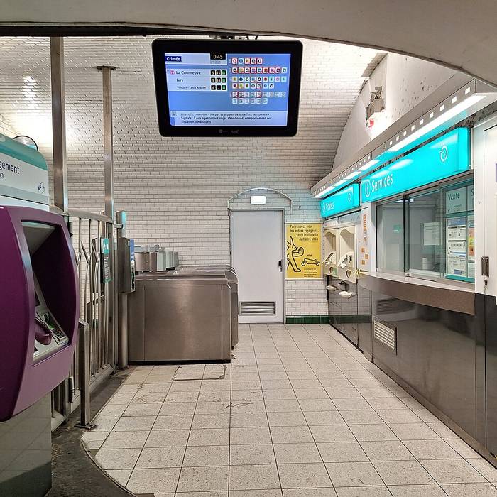 Photo de Édicule Guimard de la station Crimée - Paris 19ème