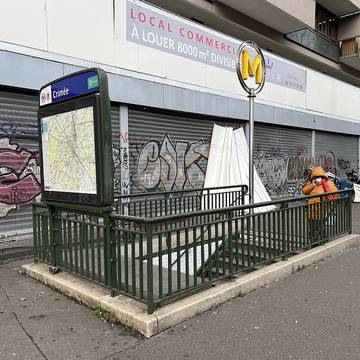 Édicule Guimard de la station Crimée - Paris 19ème