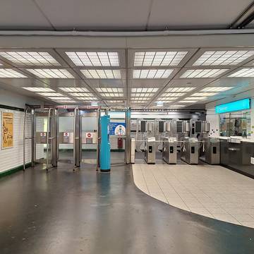 Édicule Guimard de la station Crimée - Paris 19ème