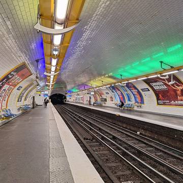 Édicule Guimard de la station Crimée - Paris 19ème