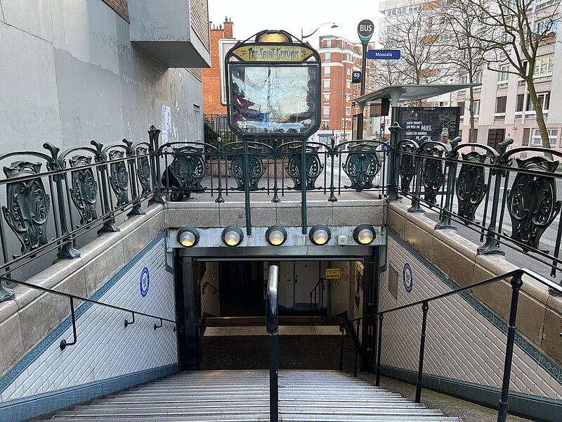 Édicule Guimard de la station Pré Saint-Gervais - Paris 19ème