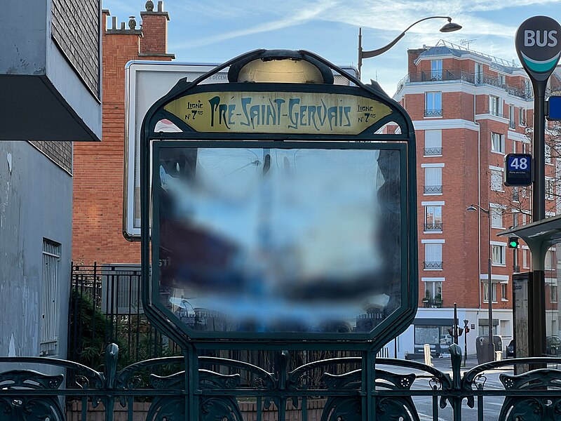 Édicule Guimard de la station Pré Saint-Gervais - Paris 19ème