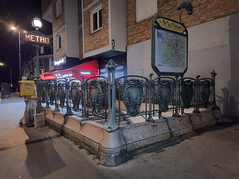 Édicule Guimard de la station Pré Saint-Gervais - Paris 19ème