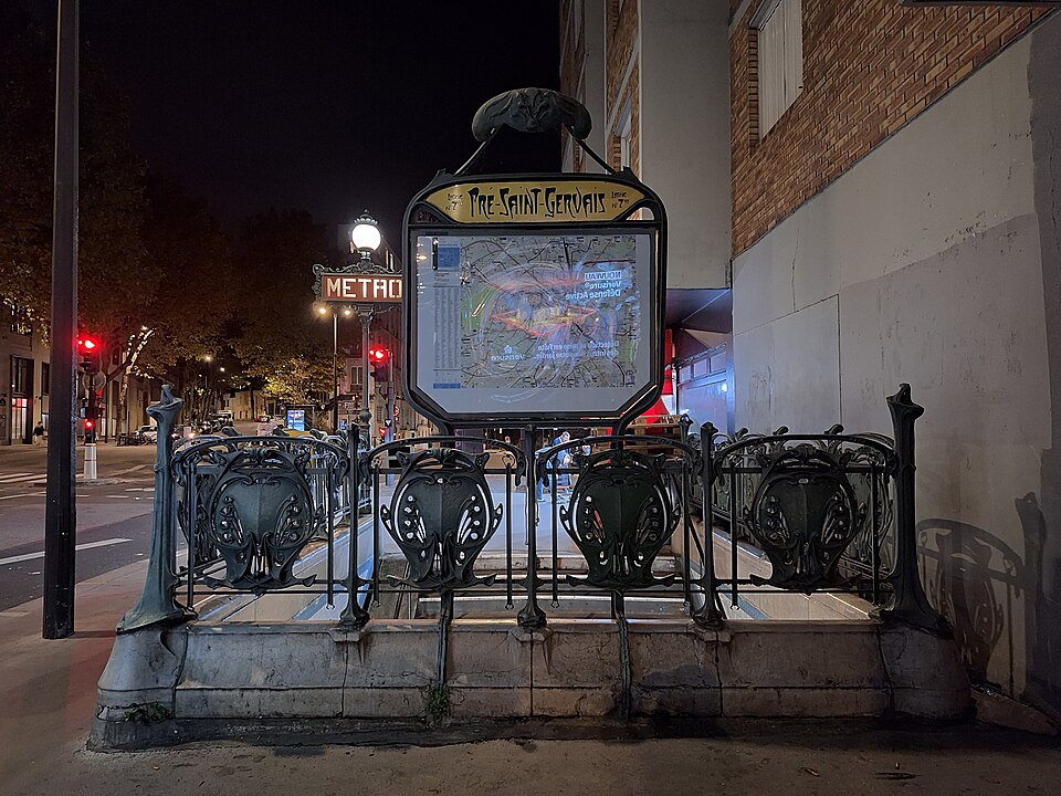 Édicule Guimard de la station Pré Saint-Gervais - Paris 19ème