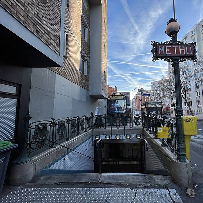 Photo de Édicule Guimard de la station Pré Saint-Gervais - Paris 19ème