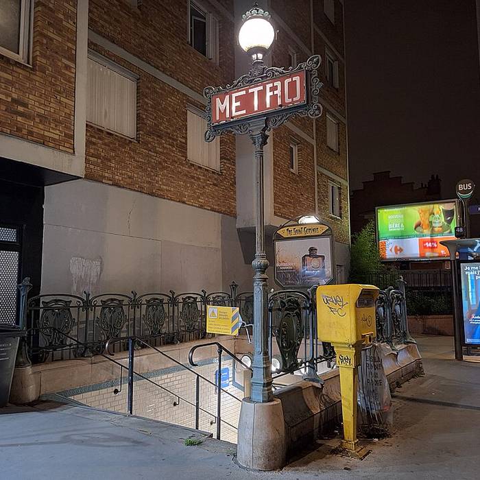 Photo de Édicule Guimard de la station Pré Saint-Gervais - Paris 19ème