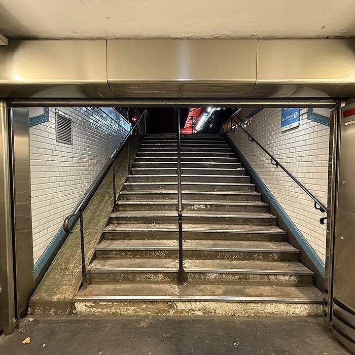 Photo de Édicule Guimard de la station Pré Saint-Gervais - Paris 19ème