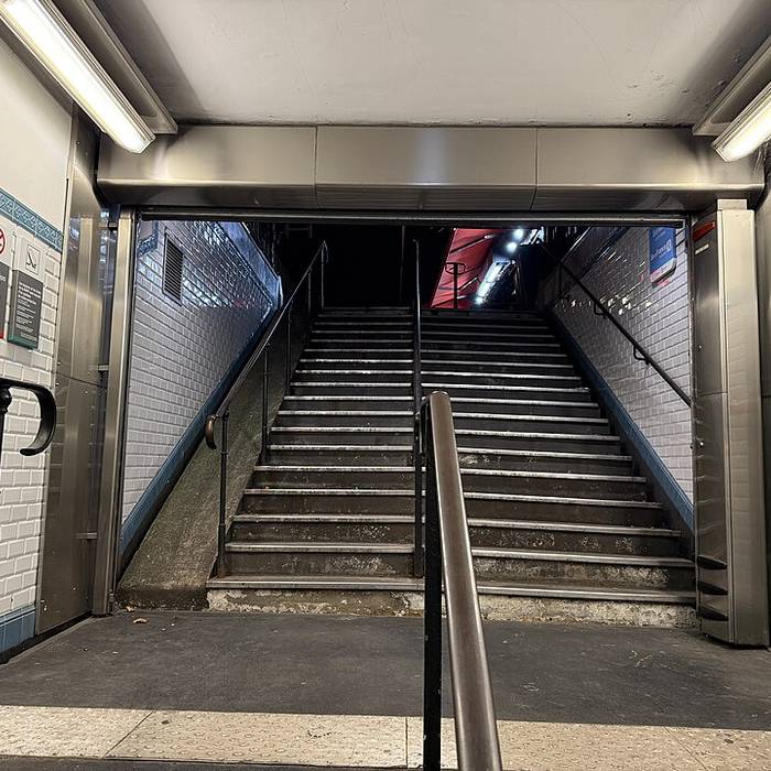 Photo de Édicule Guimard de la station Pré Saint-Gervais - Paris 19ème