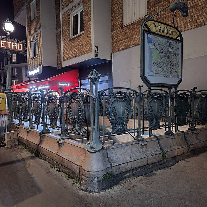 Photo de Édicule Guimard de la station Pré Saint-Gervais - Paris 19ème