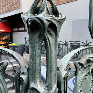 Édicule Guimard de la station Pré Saint-Gervais - Paris 19ème