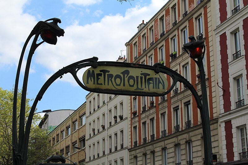 Édicule Guimard de la station Alexandre Dumas - Paris 20ème