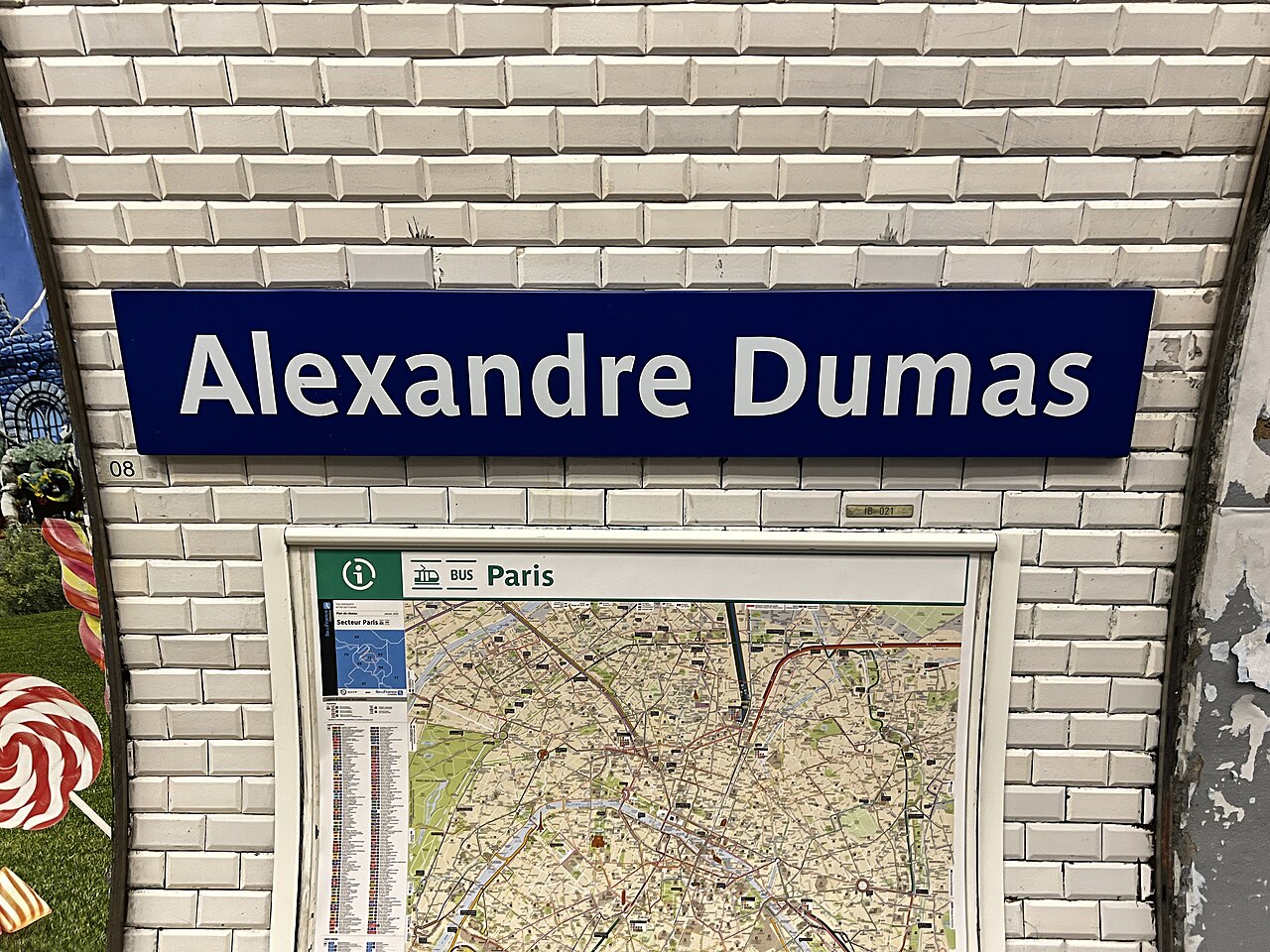 Édicule Guimard de la station Alexandre Dumas - Paris 20ème