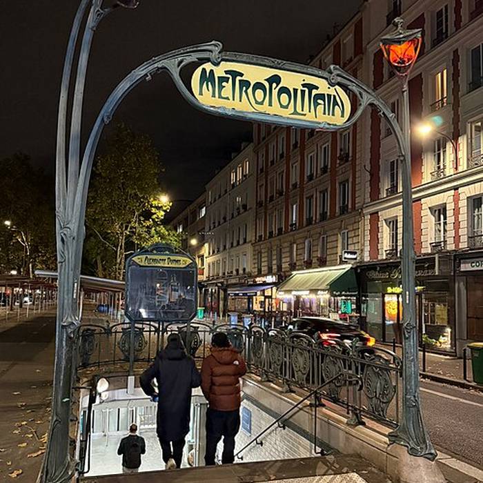 Photo de Édicule Guimard de la station Alexandre Dumas - Paris 20ème