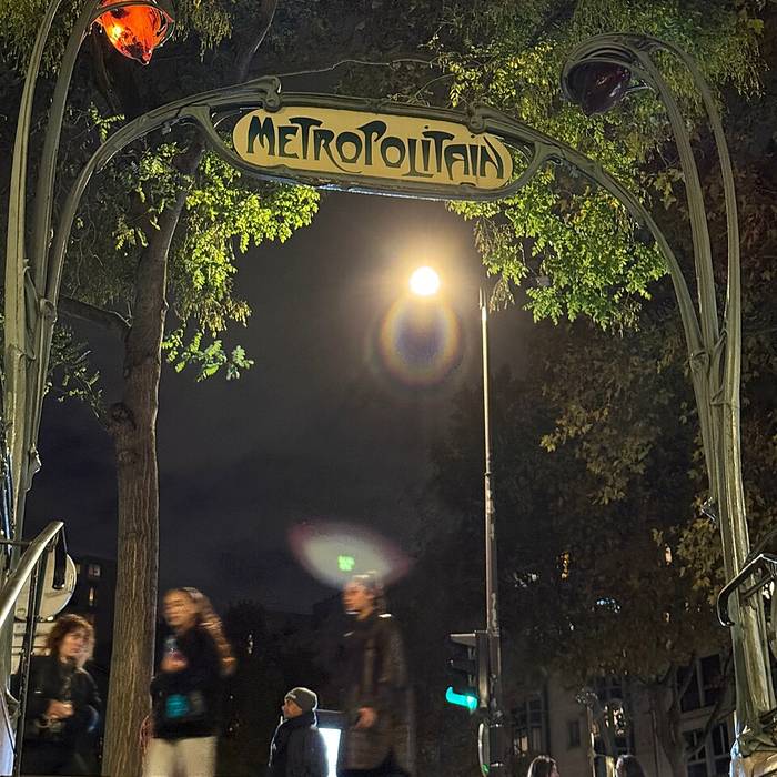 Photo de Édicule Guimard de la station Alexandre Dumas - Paris 20ème