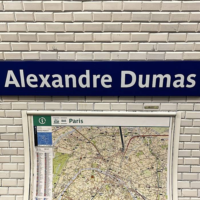 Photo de Édicule Guimard de la station Alexandre Dumas - Paris 20ème