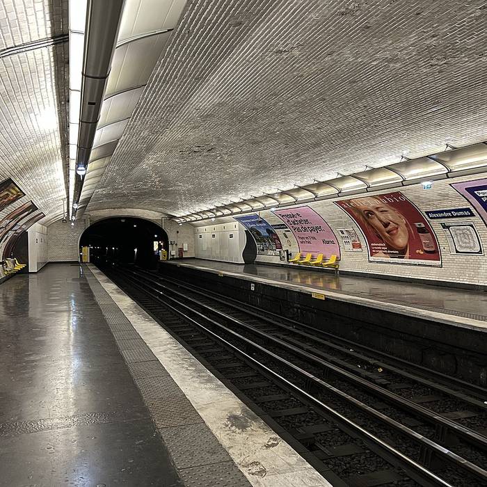 Photo de Édicule Guimard de la station Alexandre Dumas - Paris 20ème