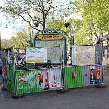 Édicule Guimard de la station Alexandre Dumas - Paris 20ème
