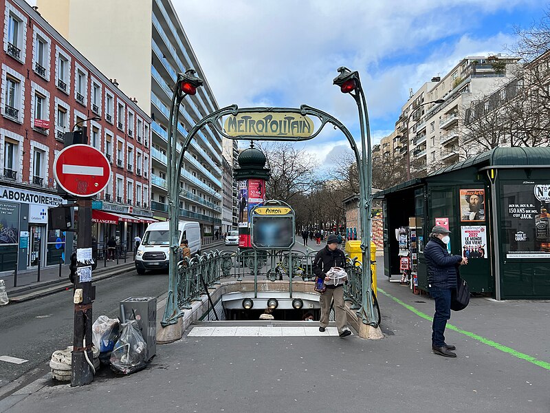 Édicule Guimard de la station Avron - Paris 20ème