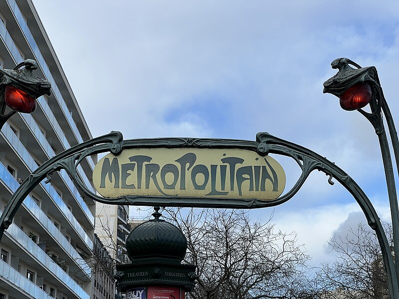 Édicule Guimard de la station Avron - Paris 20ème