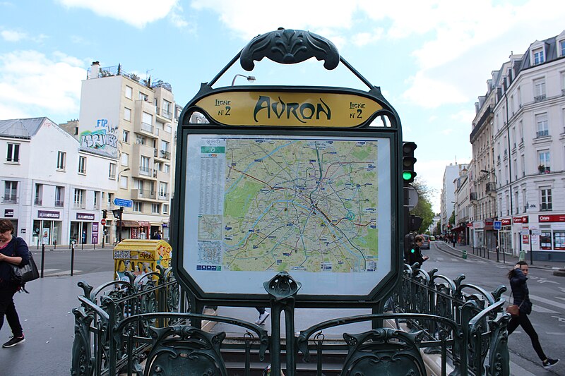 Édicule Guimard de la station Avron - Paris 20ème