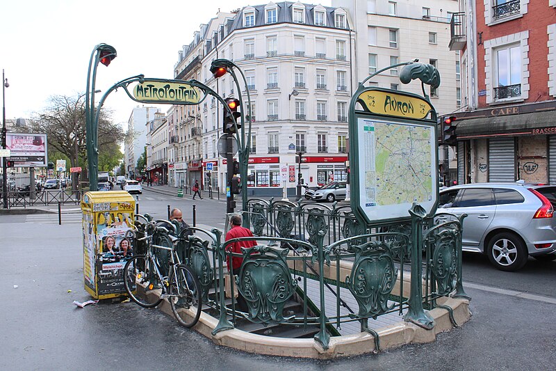 Édicule Guimard de la station Avron - Paris 20ème