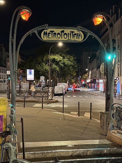 Édicule Guimard de la station Avron - Paris 20ème