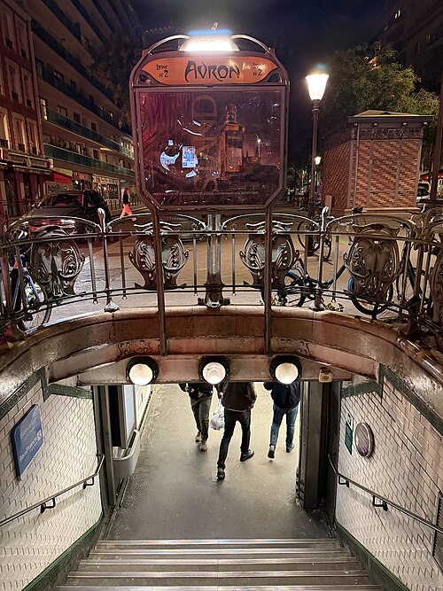 Édicule Guimard de la station Avron - Paris 20ème
