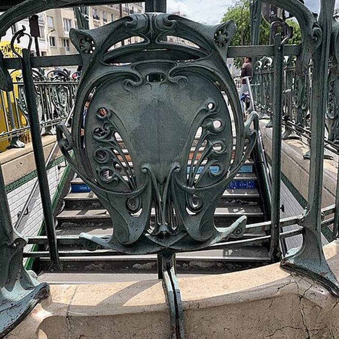 Photo de Édicule Guimard de la station Avron - Paris 20ème