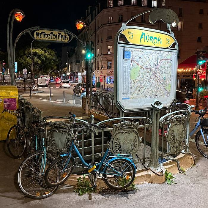 Photo de Édicule Guimard de la station Avron - Paris 20ème