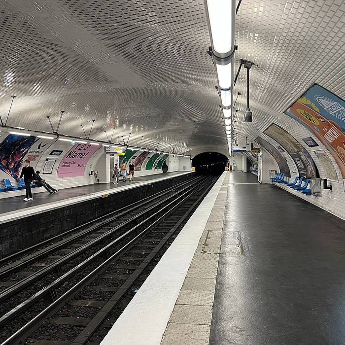 Photo de Édicule Guimard de la station Avron - Paris 20ème