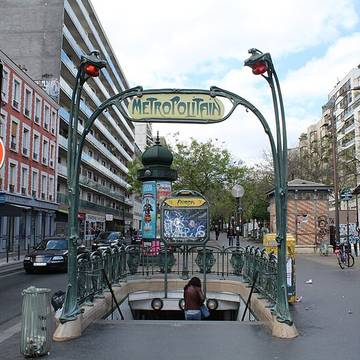Édicule Guimard de la station Avron - Paris 20ème